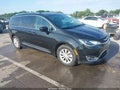 2018 Chrysler Pacifica — photo 1 of 12 | VIN 2C4RC1BG9JR322948