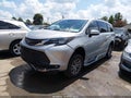 2025 Toyota Sienna — photo 2 of 16 | VIN 5TDJRKEC7SS225413