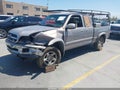 2001 Toyota Tundra — photo 2 of 16 | VIN 5TBRT38141S156336