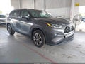 2021 Toyota Highlander — photo 1 of 18 | VIN 5TDHZRBH1MS557213