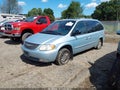 2001 Chrysler Town & Country — photo 2 of 16 | VIN 2C8GP64L81R321663