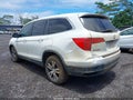 2017 Honda Pilot — photo 3 of 16 | VIN 5FNYF6H50HB016894