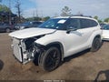 2025 Toyota Highlander — photo 2 of 16 | VIN 5TDKDRBH1SS587359