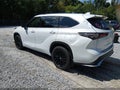 2023 Toyota Highlander — photo 3 of 18 | VIN 5TDKDRBH9PS029458