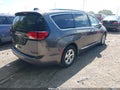 2017 Chrysler Pacifica — photo 4 of 11 | VIN 2C4RC1N71HR740054