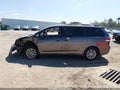 2011 Toyota Sienna — photo 15 of 17 | VIN 5TDYK3DC4BS030637