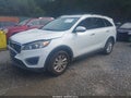 2016 Kia Sorento — photo 2 of 11 | VIN 5XYPG4A31GG100493