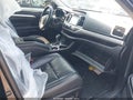 2019 Toyota Highlander Hybrid — photo 5 of 15 | VIN 5TDJGRFH0KS067036