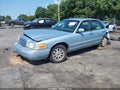 2003 Ford Crown Victoria — photo 2 of 18 | VIN 2FAFP74W83X120847