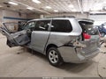 2011 Toyota Sienna — photo 3 of 17 | VIN 5TDKK3DC8BS160944