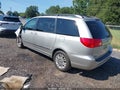 2010 Toyota Sienna — photo 3 of 16 | VIN 5TDYK4CC8AS330283