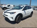 2018 Toyota RAV4 — photo 2 of 16 | VIN 2T3RFREV7JW803139