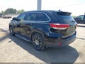 2017 Toyota Highlander — photo 3 of 16 | VIN 5TDKZRFH9HS214459