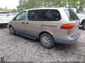 2000 Toyota Sienna — photo 3 of 15 | VIN 4T3ZF13C1YU179500