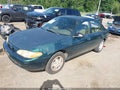 1999 Ford Escort — photo 2 of 12 | VIN 1FAFP13P3XW286783