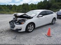 2020 Chevrolet Malibu — photo 2 of 15 | VIN 1G1ZC5ST2LF099451