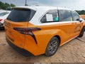 2024 Toyota Sienna — photo 4 of 16 | VIN 5TDKRKEC7RS190662