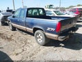 1998 Chevrolet Silverado 1500 — photo 3 of 11 | VIN 2GCEK19R9W1262314