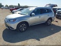 2020 Mitsubishi Outlander — photo 2 of 17 | VIN JA4AD3A33LZ036648