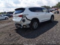 2019 Hyundai Santa Fe — photo 4 of 17 | VIN 5NMS33AD6KH092527