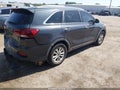 2019 Kia Sorento — photo 4 of 16 | VIN 5XYPG4A33KG500354
