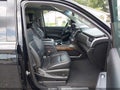 2019 Chevrolet Suburban — photo 5 of 17 | VIN 1GNSKHKC2KR347893