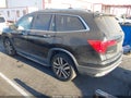 2017 Honda Pilot — photo 3 of 21 | VIN 5FNYF6H91HB008726