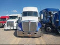 2020 Kenworth T680 — photo 14 of 17 | VIN 1XKYDP9X7LJ401872