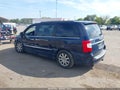 2016 Chrysler Town & Country — photo 3 of 16 | VIN 2C4RC1BGXGR142385