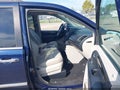 2016 Chrysler Town & Country — photo 5 of 16 | VIN 2C4RC1BGXGR142385