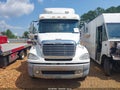2010 Freightliner Columbia — photo 12 of 17 | VIN 1FUBF0CV4ADAP0136