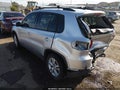 2017 Volkswagen Tiguan — photo 3 of 16 | VIN WVGBV7AXXHK025532