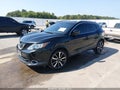 2017 Nissan Rogue Sport — photo 2 of 16 | VIN JN1BJ1CR0HW103081
