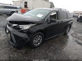 2023 Toyota Sienna — photo 2 of 17 | VIN 5TDKRKECXPS147575