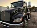 2015 Kenworth Construction — photo 2 of 18 | VIN 2NKHHM6X5FM425053