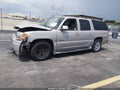 2005 GMC Yukon XL — photo 2 of 11 | VIN 1GKFK66U35J201138