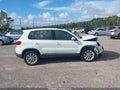 2018 Volkswagen Tiguan Limited — photo 13 of 16 | VIN WVGAV7AX5JK000023