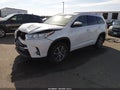 2017 Toyota Highlander — photo 2 of 17 | VIN 5TDJZRFH7HS369586