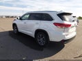2017 Toyota Highlander — photo 3 of 17 | VIN 5TDJZRFH7HS369586