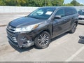 2018 Toyota Highlander — photo 2 of 16 | VIN 5TDKZRFH3JS537962