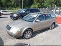 2005 Volkswagen Passat — photo 2 of 11 | VIN WVWDD63B25E152247