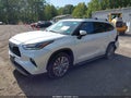 2023 Toyota Highlander Hybrid — photo 2 of 16 | VIN 5TDEBRCH7PS580036