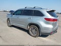 2017 Toyota Highlander — photo 3 of 19 | VIN 5TDJZRFH1HS456545