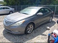 2011 Hyundai Sonata — photo 2 of 16 | VIN 5NPEC4AB1BH289755