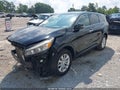 2017 Kia Sorento — photo 2 of 16 | VIN 5XYPG4A35HG324674
