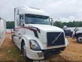 2016 Volvo VN — photo 13 of 18 | VIN 4V4NC9EH3GN943436