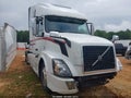 2016 Volvo VN — photo 11 of 18 | VIN 4V4NC9EH3GN943436