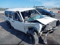 1997 Jeep Cherokee — photo 6 of 15 | VIN 1J4FT28S8VL610568