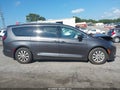 2018 Chrysler Pacifica — photo 12 of 15 | VIN 2C4RC1EG6JR289628