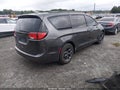 2018 Chrysler Pacifica — photo 4 of 17 | VIN 2C4RC1BG8JR227541